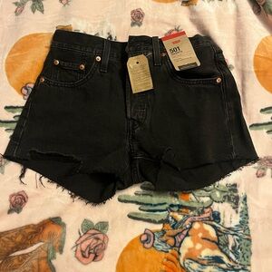 Size 0/1 (24) Levi’s high rise